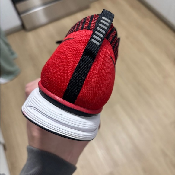 🔥Nike Red and Black Flyknit trainers - Picture 3 of 9